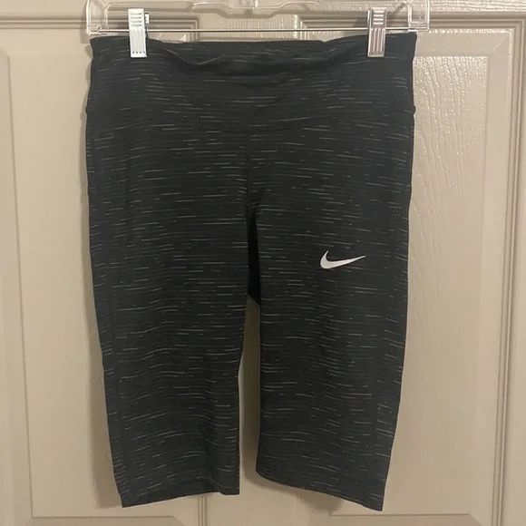 Nike Dri-Fit running short pants, women’s Small - Picture 2 of 8